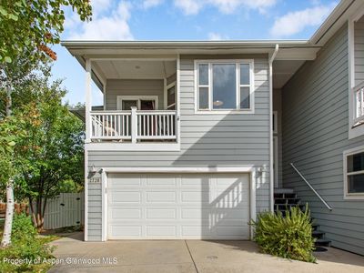 2728 Graceland Dr
