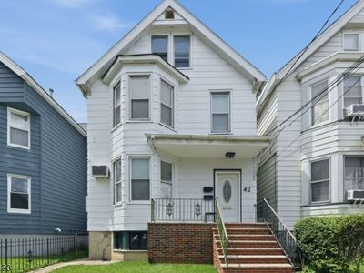 42 Lawrence St