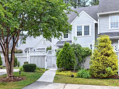 104 Spring Cove Dr