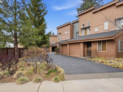 40 SW McKinley Ave