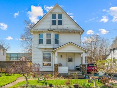 32 Princess St