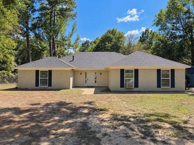 Property at 200 Circle Dr, Many, LA