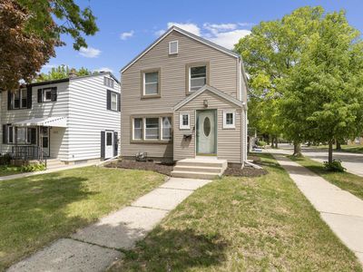 2476 S 75th STREET