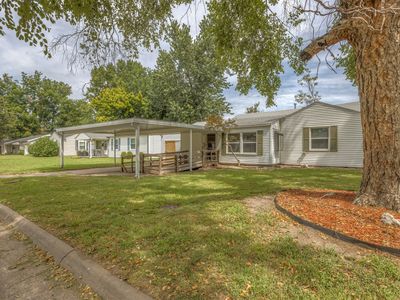 1349 E 42nd Pl
