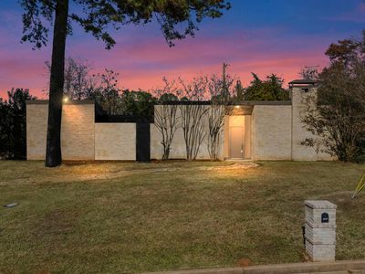 1403 Le Duke Blvd