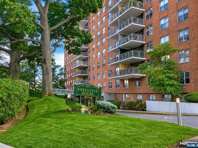 301 Beech St APT 11H