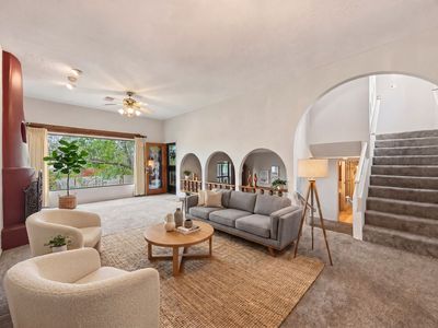 2116 Avenida De Las Alturas