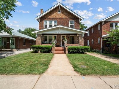1102 Moorlands Dr