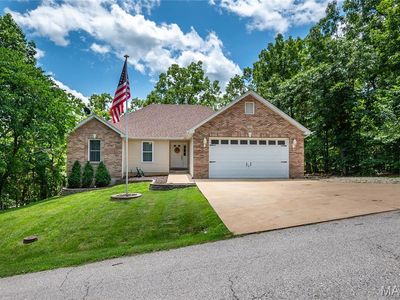 6066 Peachtree Dr