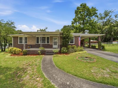 1126 Lee Cir