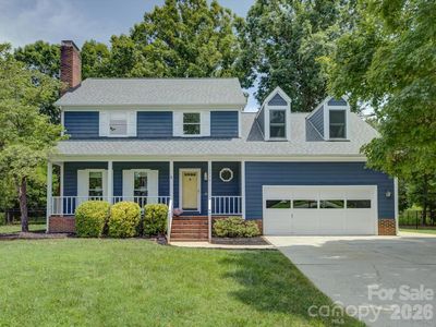 13736 Strathaven Dr