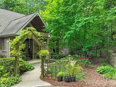 522 Silver Hawk Ln