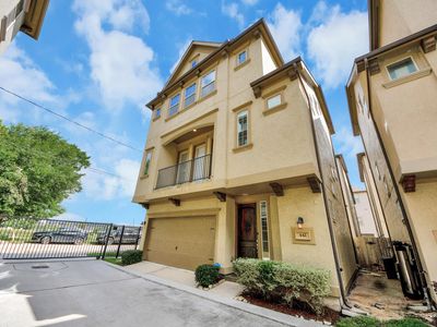 442 N Live Oak St
