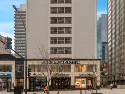 535 N Michigan Ave APT 905