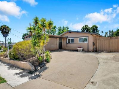 4560 Derrick Dr