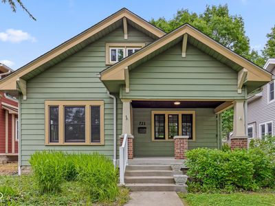721 N Riley Ave