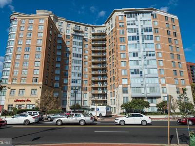 555 Massachusetts Ave NW APT 806