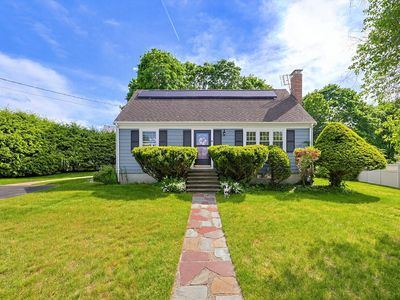 4 Meadow Ln