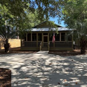 201 Chrysler Ave