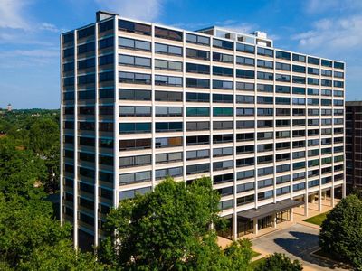 4000 N Charles St Unit 704