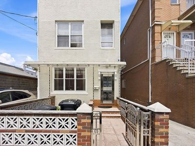 72 Bay 38 St