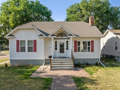 846 University Ave W