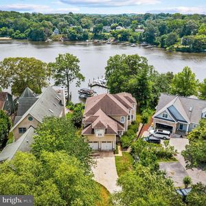 639 Honeysuckle Ln