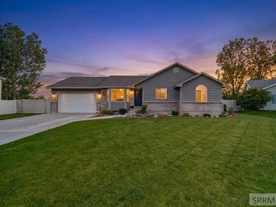 3947 E Jordan Cir