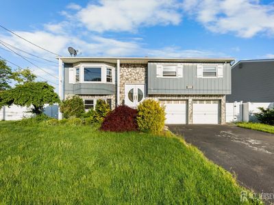 200 Rosewood Ln