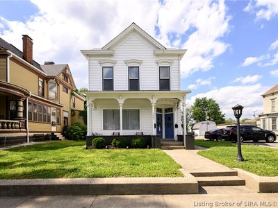 1207 E Spring Street