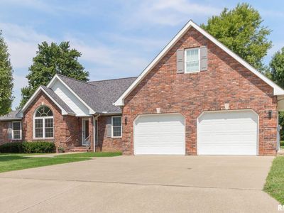 707 N Saluki Dr