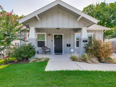 3233 Lubbock Ave
