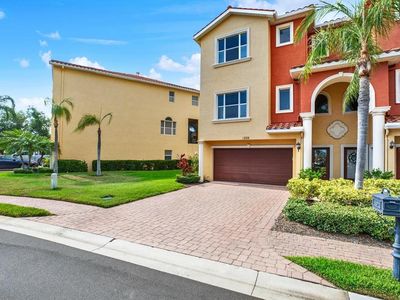 1226 3rd Street Cir E