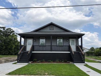 3107-09 Metropolitan St