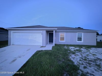 549 Eldron Blvd SE
