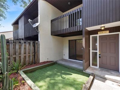 1329 Windsor Dr