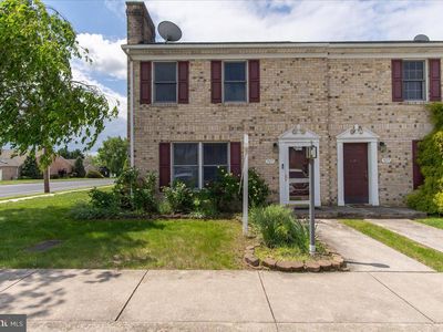 327 E Ridge Dr
