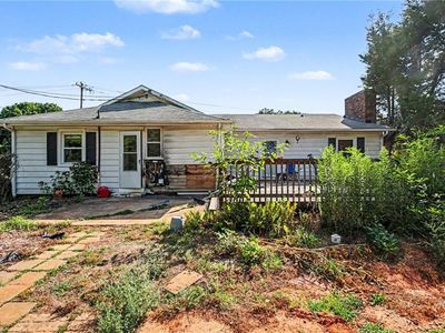 305 Walkertown Guthrie Rd