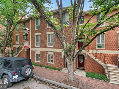 8 W Lee St #R69