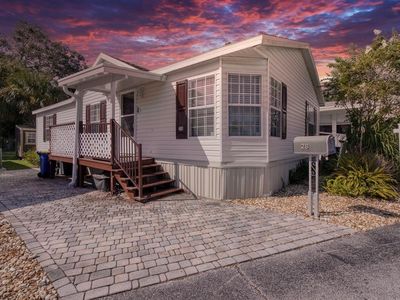 2201 S RIDGEWOOD AVENUE #28