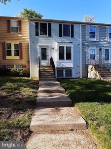 17 Abbott Farm Ct