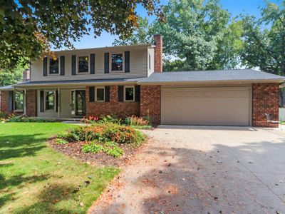 2697 Indian Hill Dr