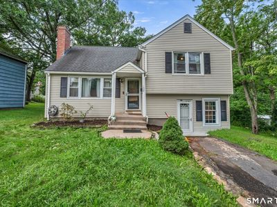 152 Bay Avenue