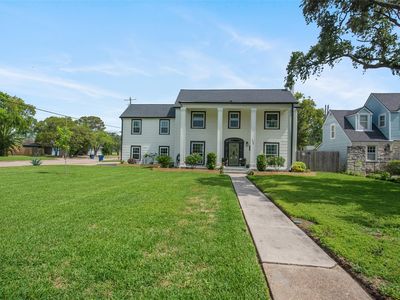 132 13th Ave N