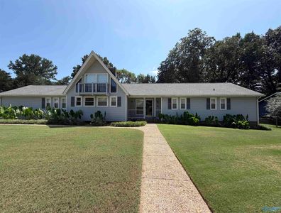 2520 Galahad Dr SE