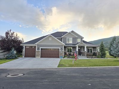 570 W Cascade Pkwy