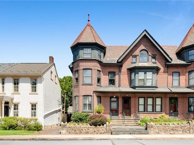 131 E Wall St
