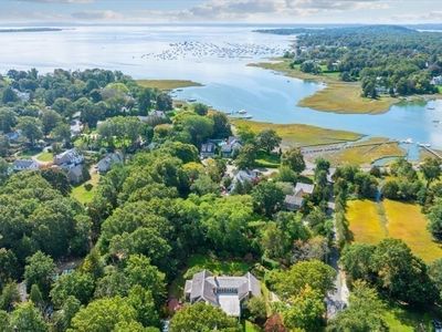 39 Bay Pond Rd