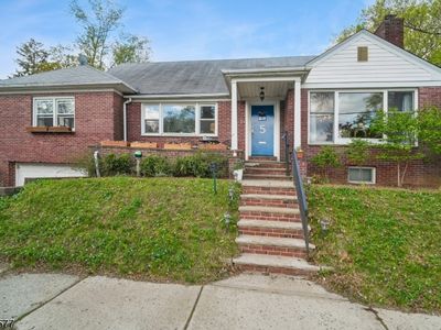 5 Swayze St