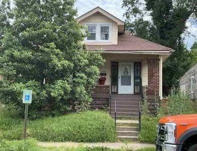 2213 Grand Ave